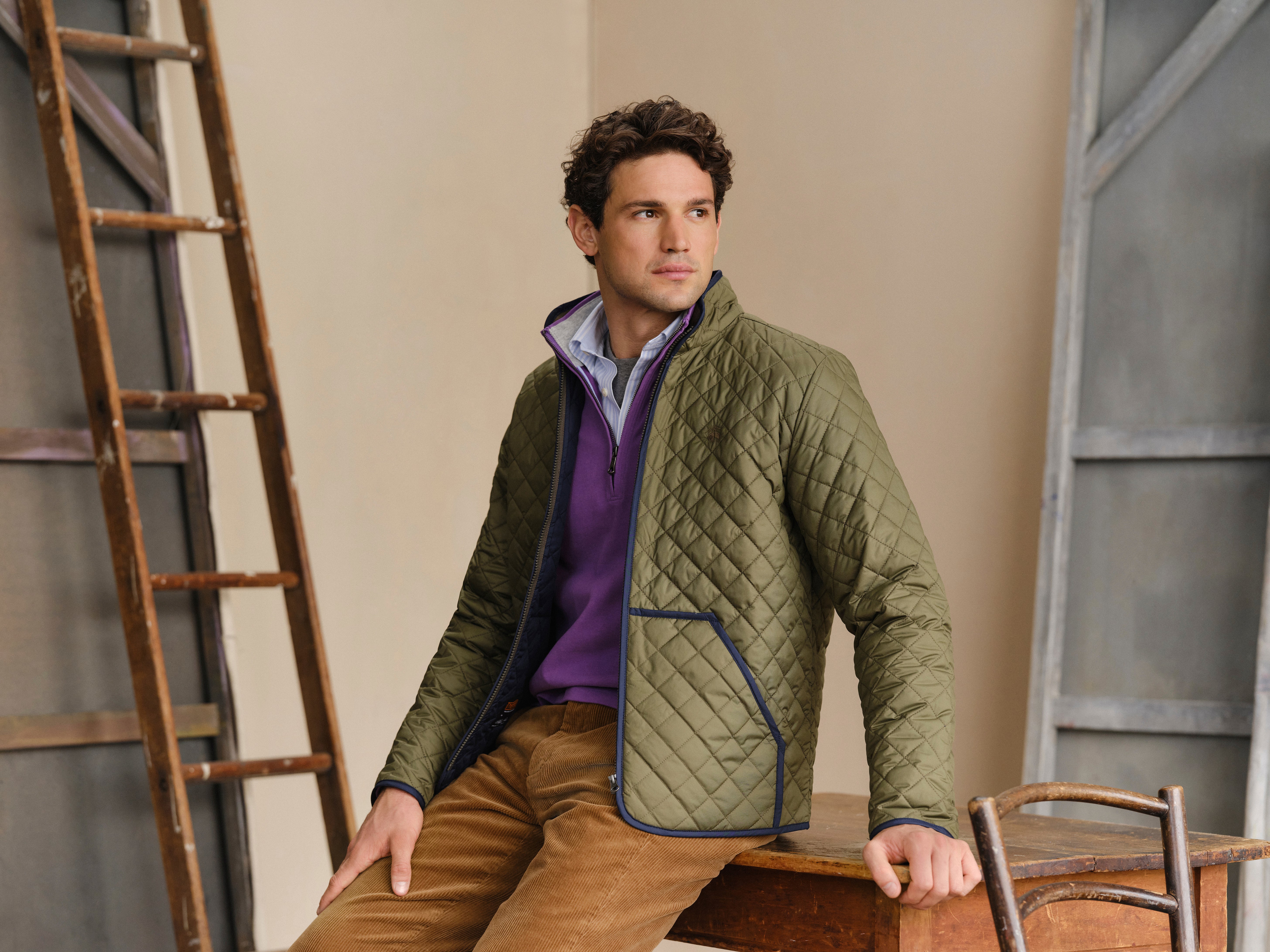 De casual a elegante: La guía para dominar el 'smart casual' en la oficina