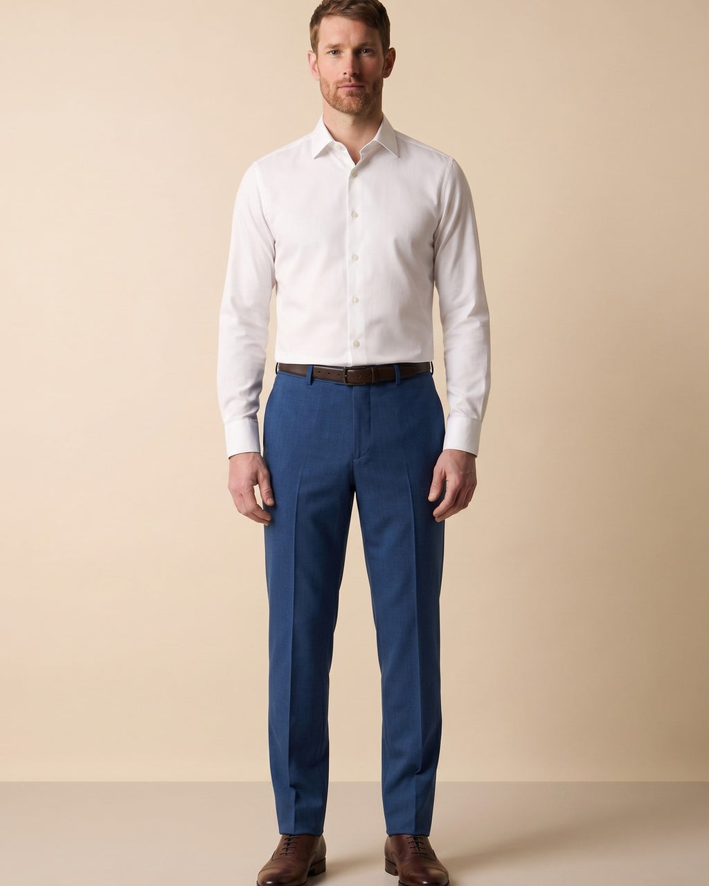 Pantalón Classic Fit Austin Reed PF00190C - Azul Oscuro - Modelo cuerpo completo