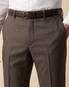 Pantalón Classic Fit Austin Reed PS00092B - Cafe Oscuro - Detalle textura