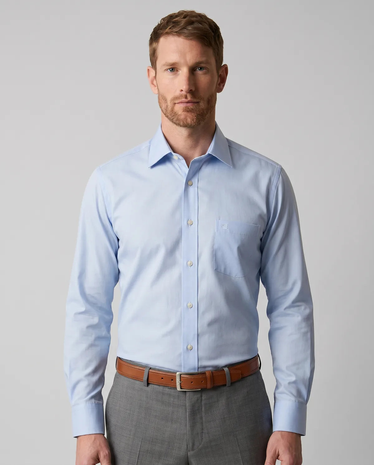 Camisa Formal Classic Fit Spread Collar Guy Laroche CC00001 - Azul Medio - Modelo frente medio