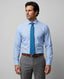 Camisa formal en color azul medio CC01068 - (único) - Modelo frente medio