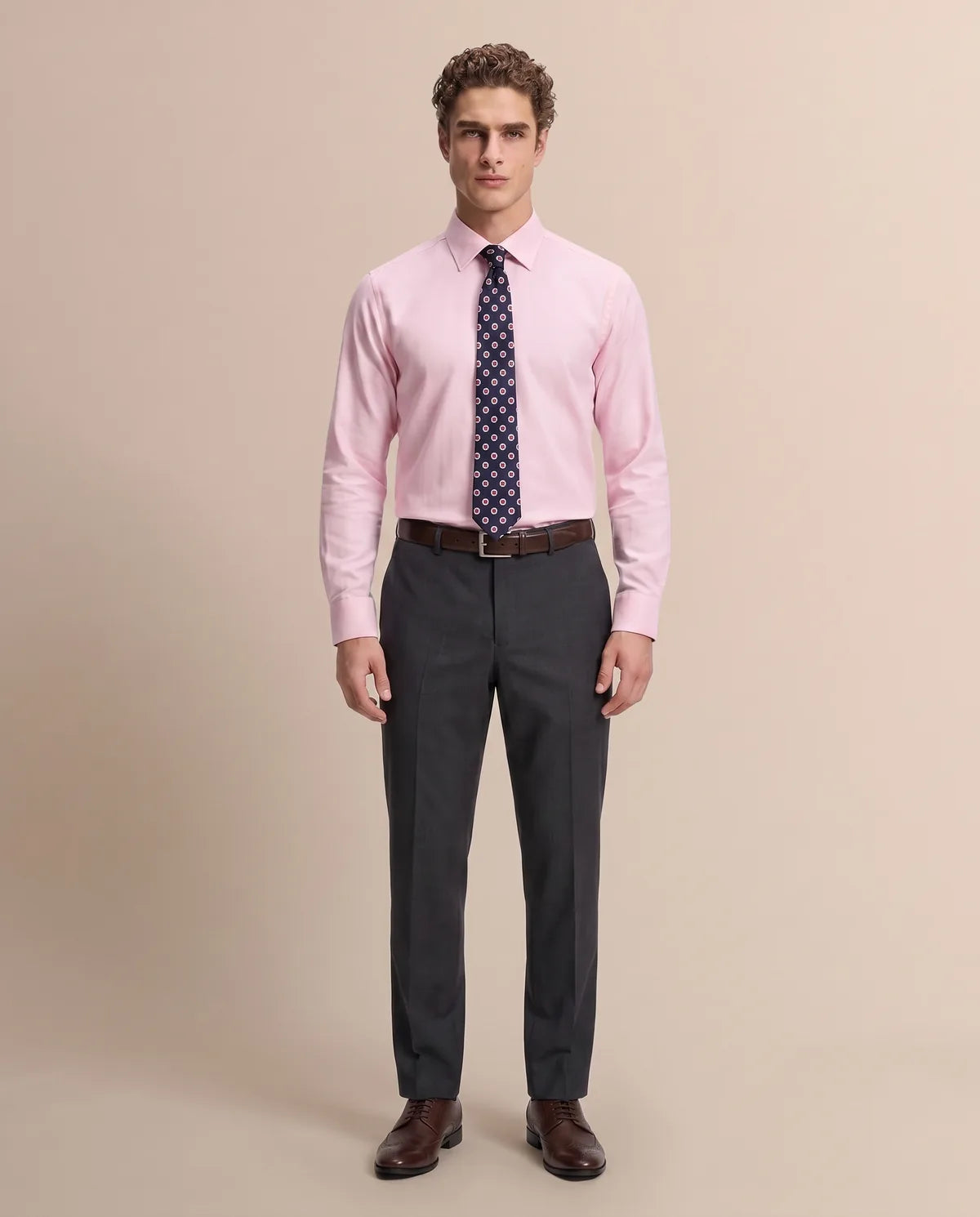 Camisa Formal Rosada Spread Collar Brooks Brothers CC01075 - Rosada - Modelo cuerpo completo