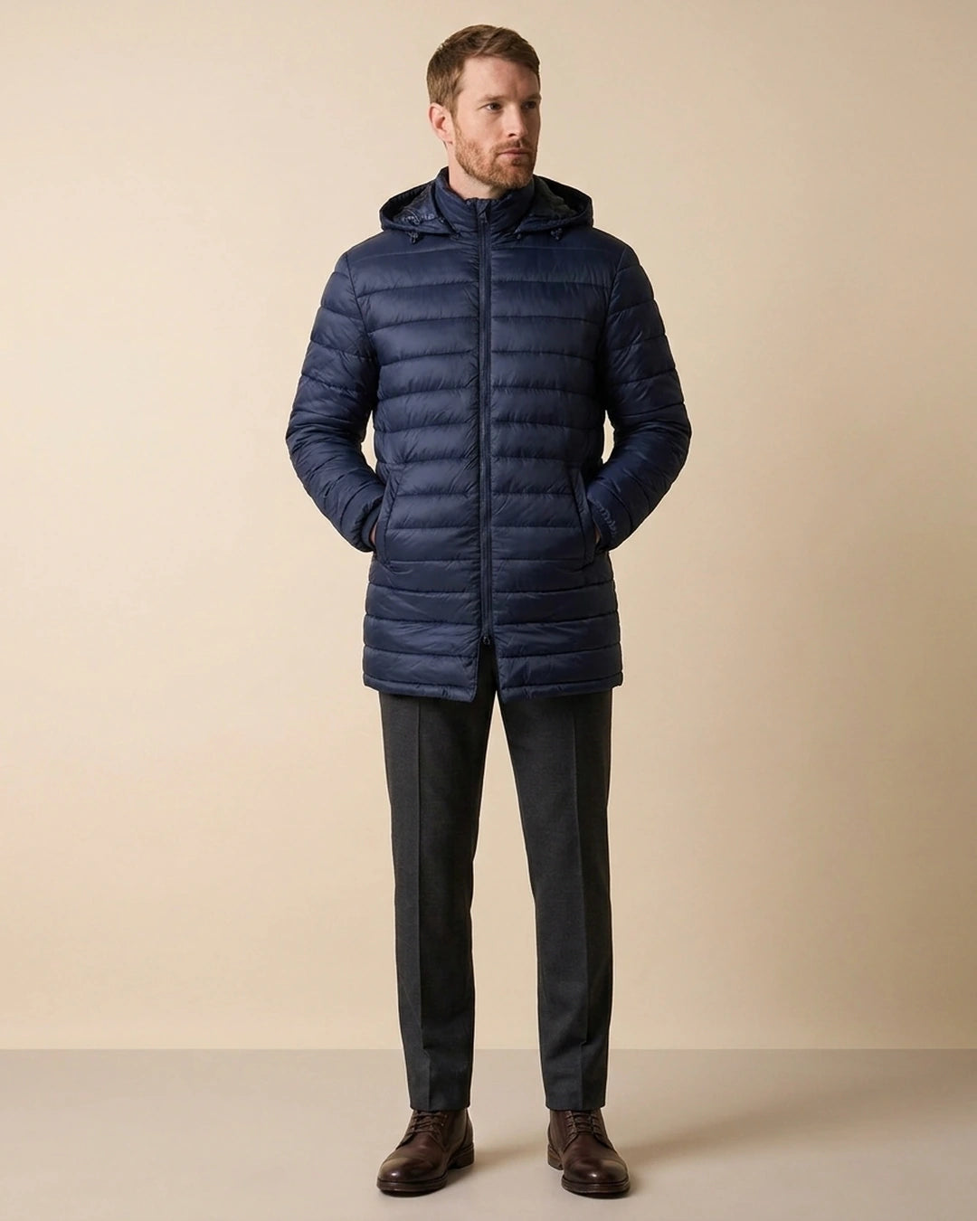 Chaqueta Austin Reed Puffer CH00109 - Azul Oscuro - Modelo cuerpo completo