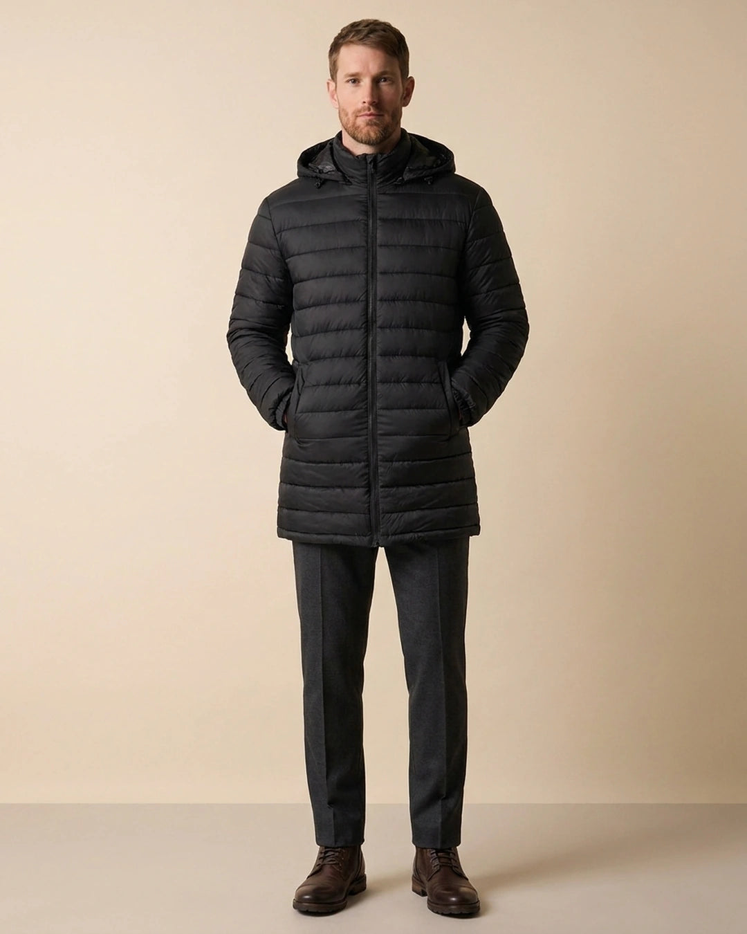 Chaqueta Austin Reed Puffer CH00109 - Negro - Modelo cuerpo completo