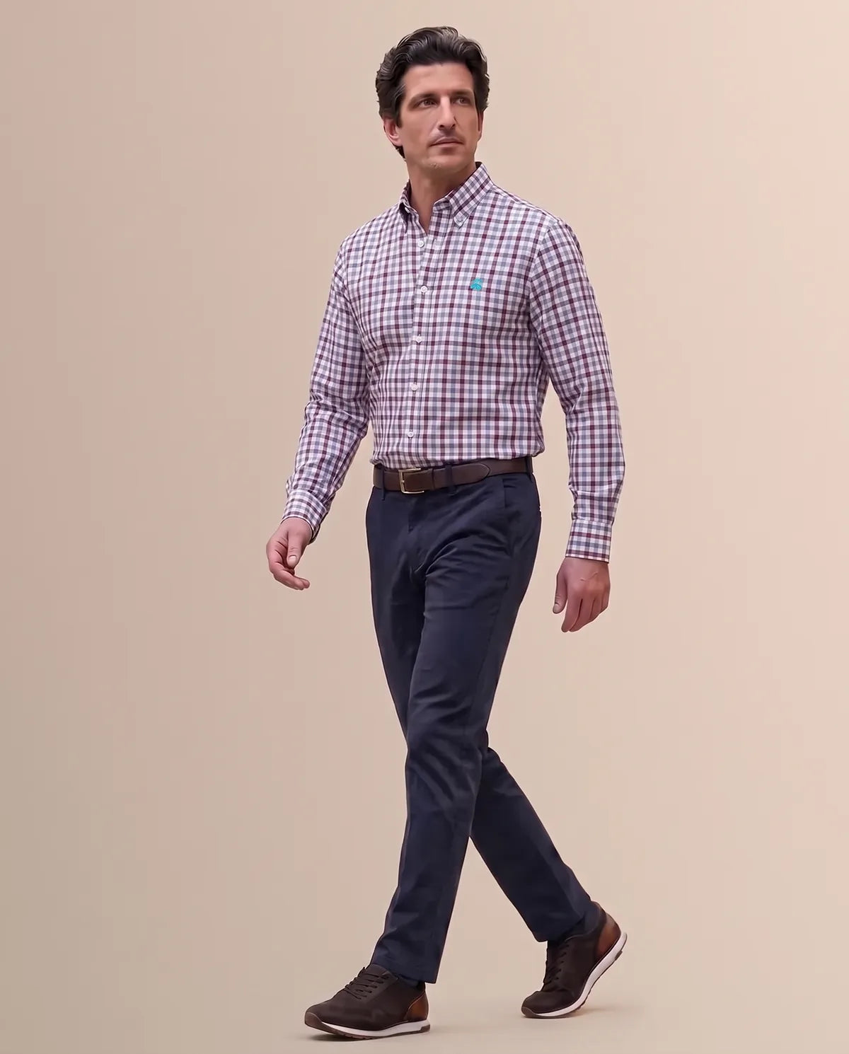 Camisa Sport Lineas Button Down Collar Classic Fit Brooks Brothers CS00967 - Modelo cuerpo completo Imagen principal del producto