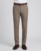 Pantalón Classic Fit Guy Laroche PF00004B - Habano - Modelo frente medio