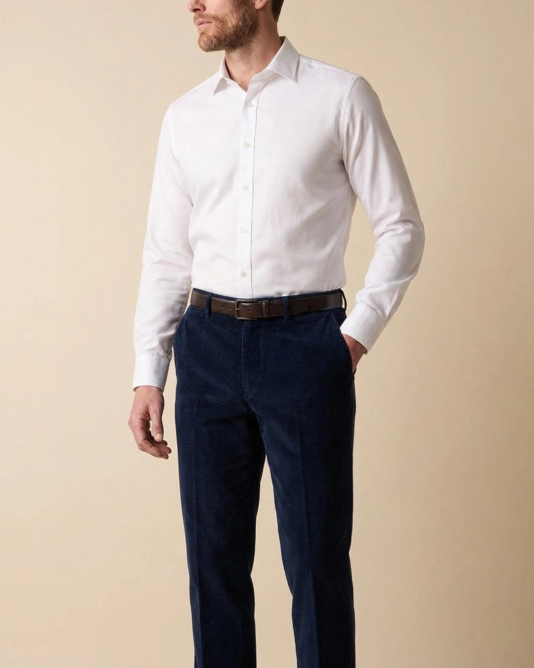 Pantalon Classic Fit Austin Reed PS00048A - Azul Oscuro - Modelo frente medio
