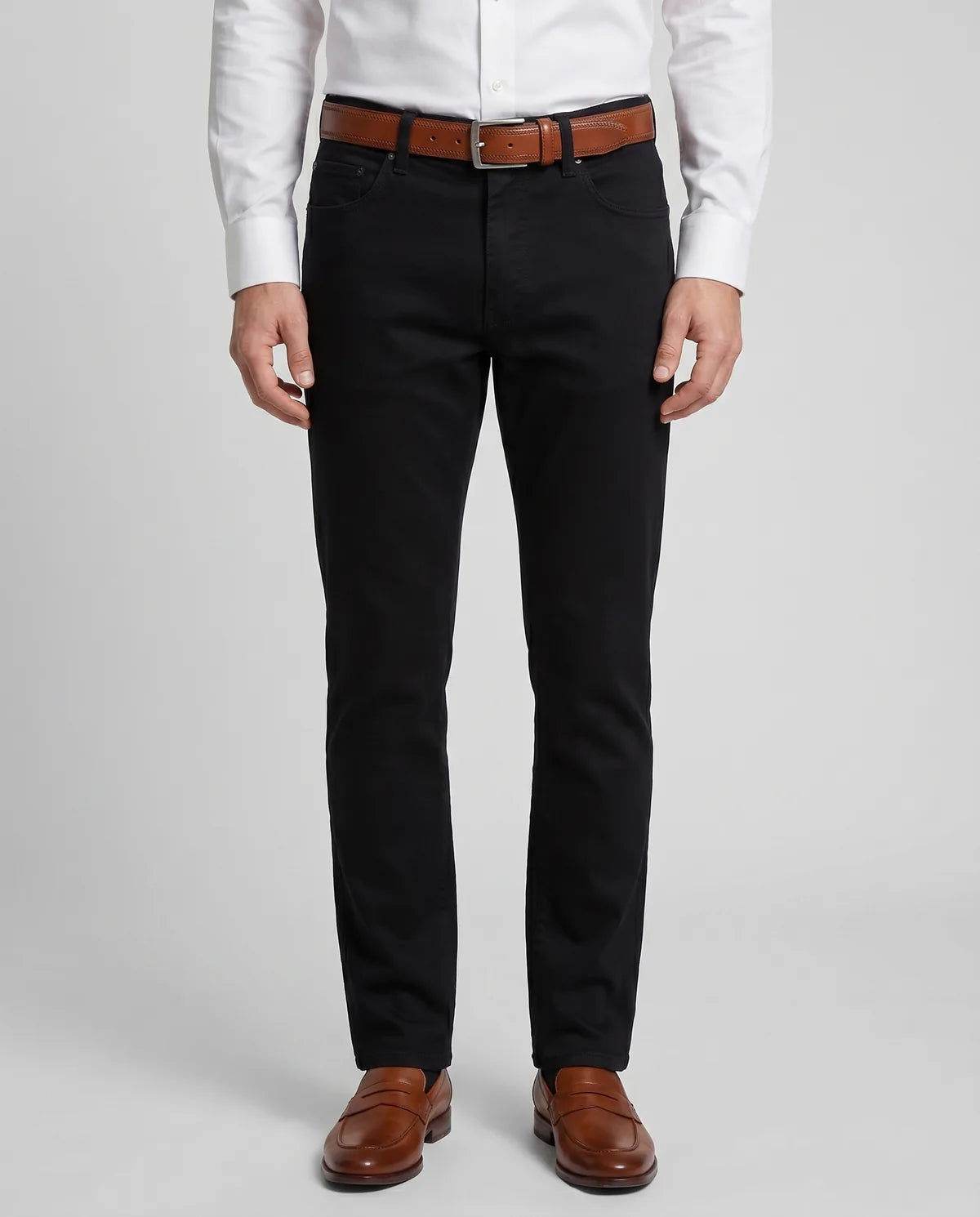 Pantalón Classic Fit Perry Ellis PS00147 - Negro - Modelo frente medio Imagen principal del producto