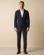 Saco Punto Classic Fit Austin Reed SA00489 - Azul Oscuro - Modelo cuerpo completo