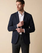 Saco Punto Classic Fit Austin Reed SA00489 - Azul Oscuro - Modelo plano americano lookbook