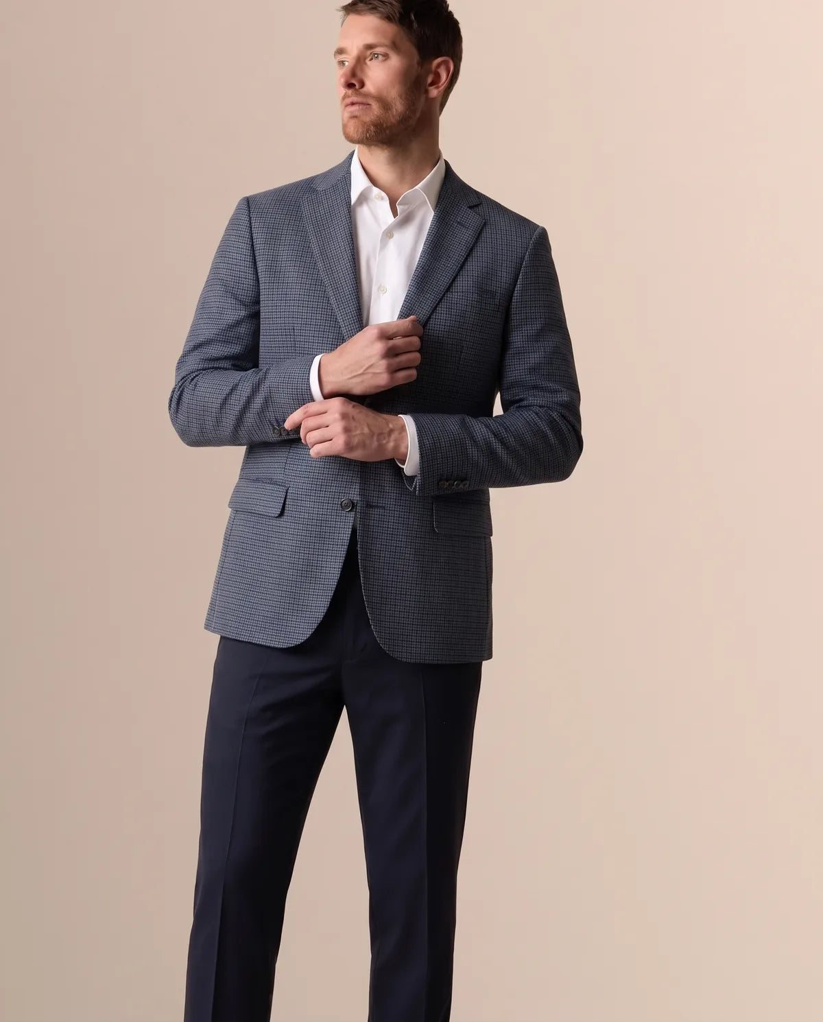 Saco Classic Fit 100% Lana Brooks Brothers SA00514 - Azul Oscuro - Modelo frente medio Imagen principal del producto