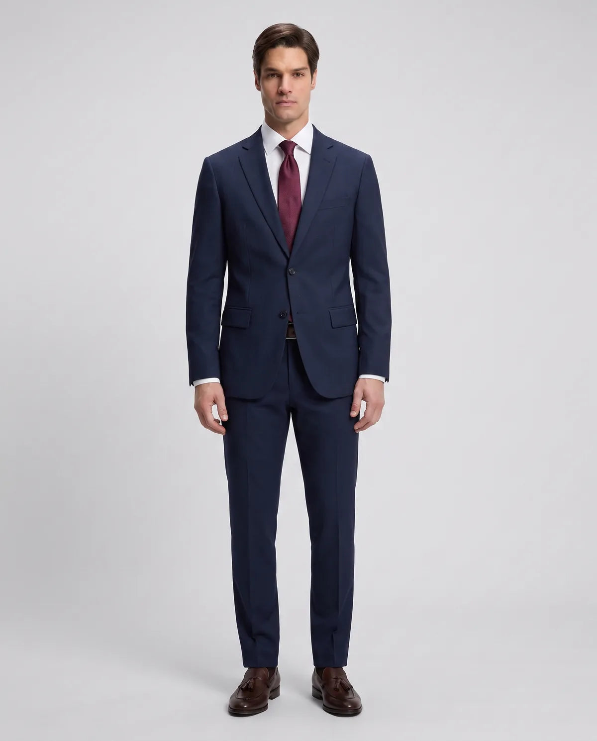 Vestido Classic Fit Guy Laroche VE00001 - Azul Oscuro - Modelo cuerpo completo Imagen principal del producto