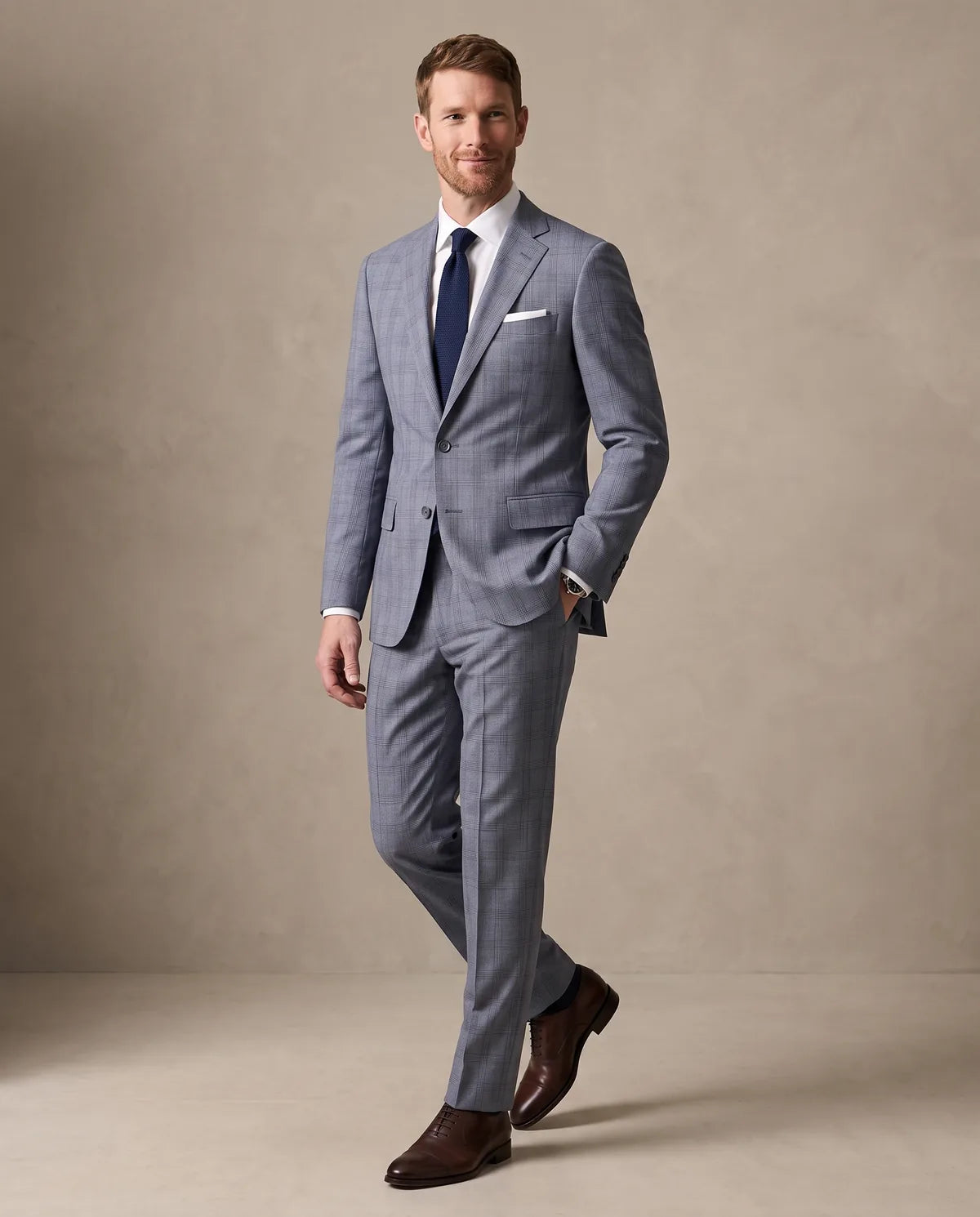 Vestido Classic Fit Gris Medio Brooks Brothers VE04251 - Gris Medio - Lifestyle editorial Imagen principal del producto