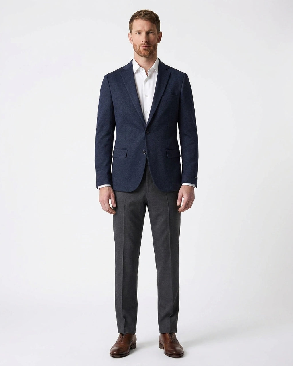 Saco Classic Fit Guy Laroche SA00471 - Azul Oscuro - Modelo cuerpo completo