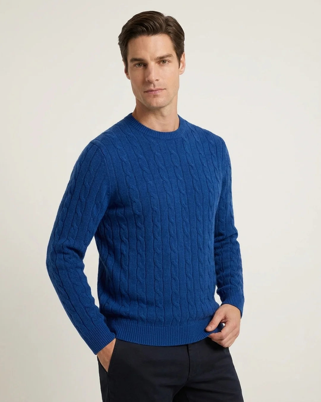 Sweater Guy Laroche Crew Neck SW00107 - Azul Medio - Modelo plano americano lookbook