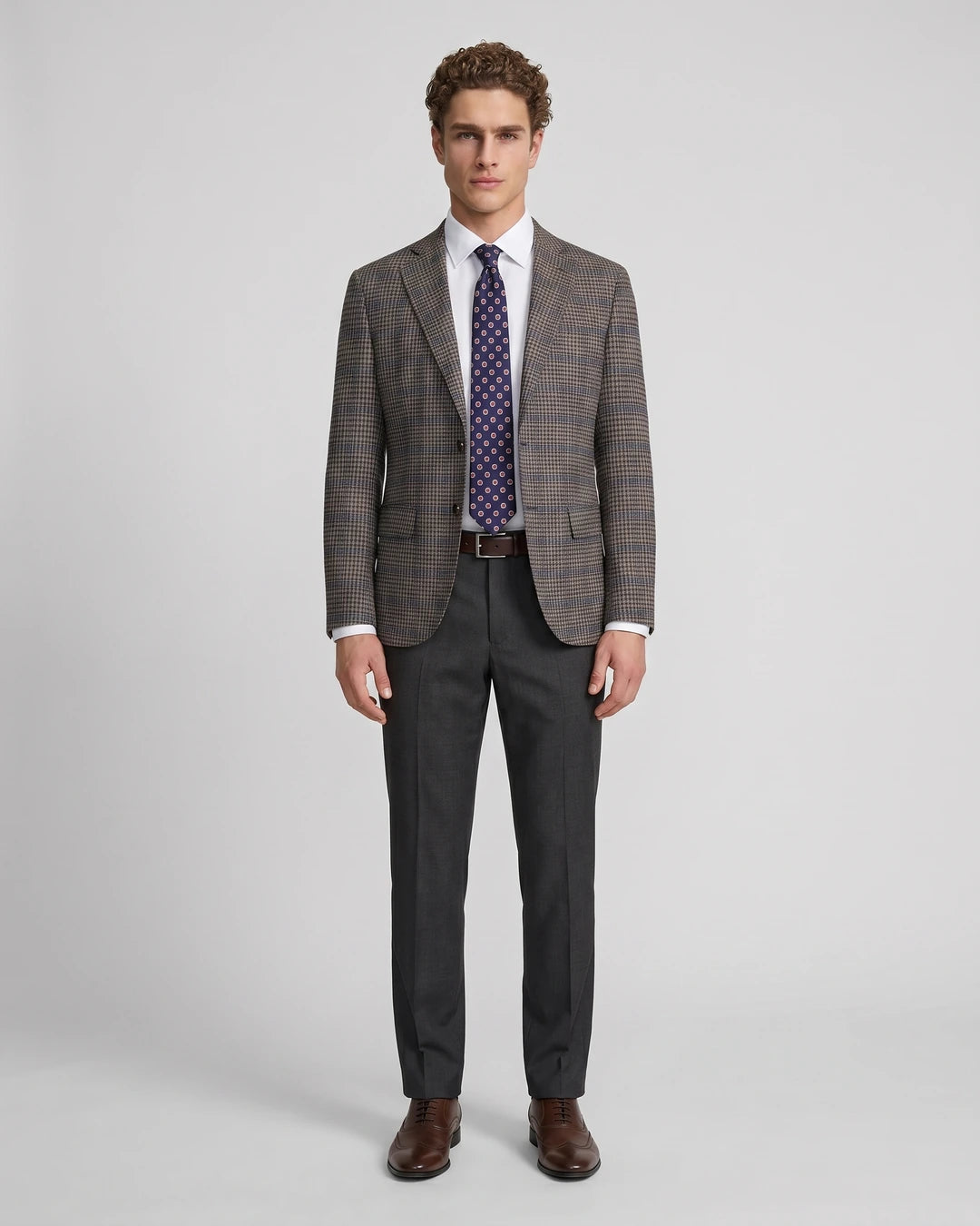 Saco Cuadros Classic Fit Austin Reed SA00487 - Cafe Oscuro - Modelo cuerpo completo