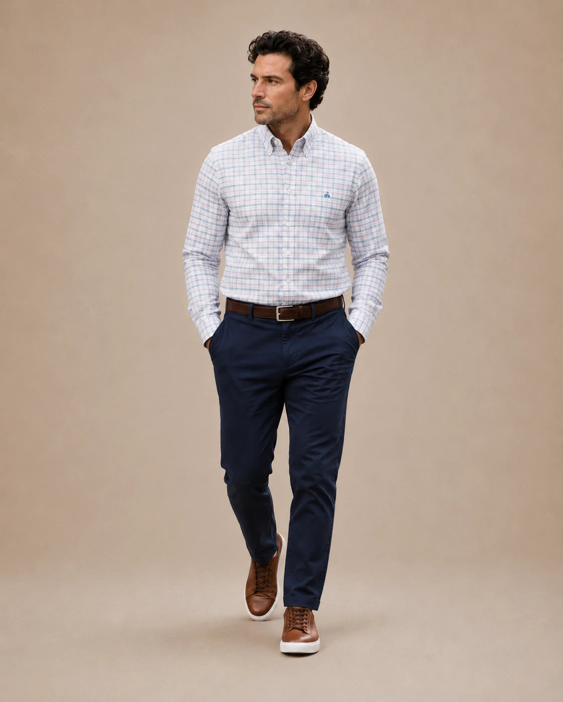 Camisa Sport Rosado Classic Fit Non Iron Brooks Brothers CS00983 - Modelo cuerpo completo Imagen principal del producto