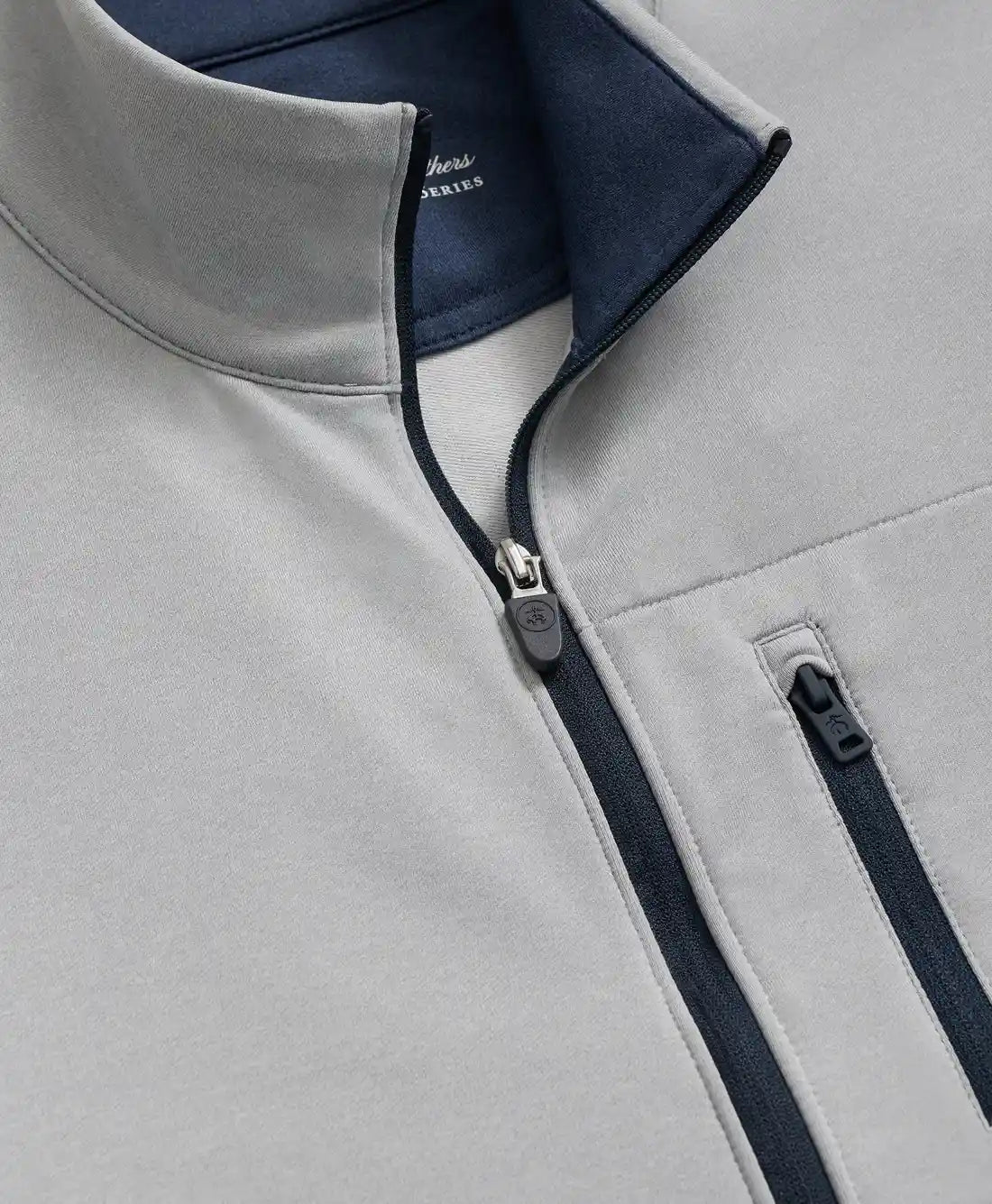 Chaleco Brooks Brothers Performance Series CHA0001 - Gris Claro - Detalle zipper