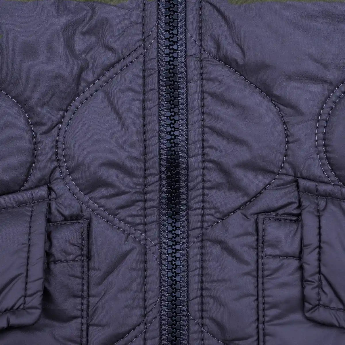Chaqueta Quilted Perry Ellis CH00121 - Azul Oscuro - Detalle zipper
