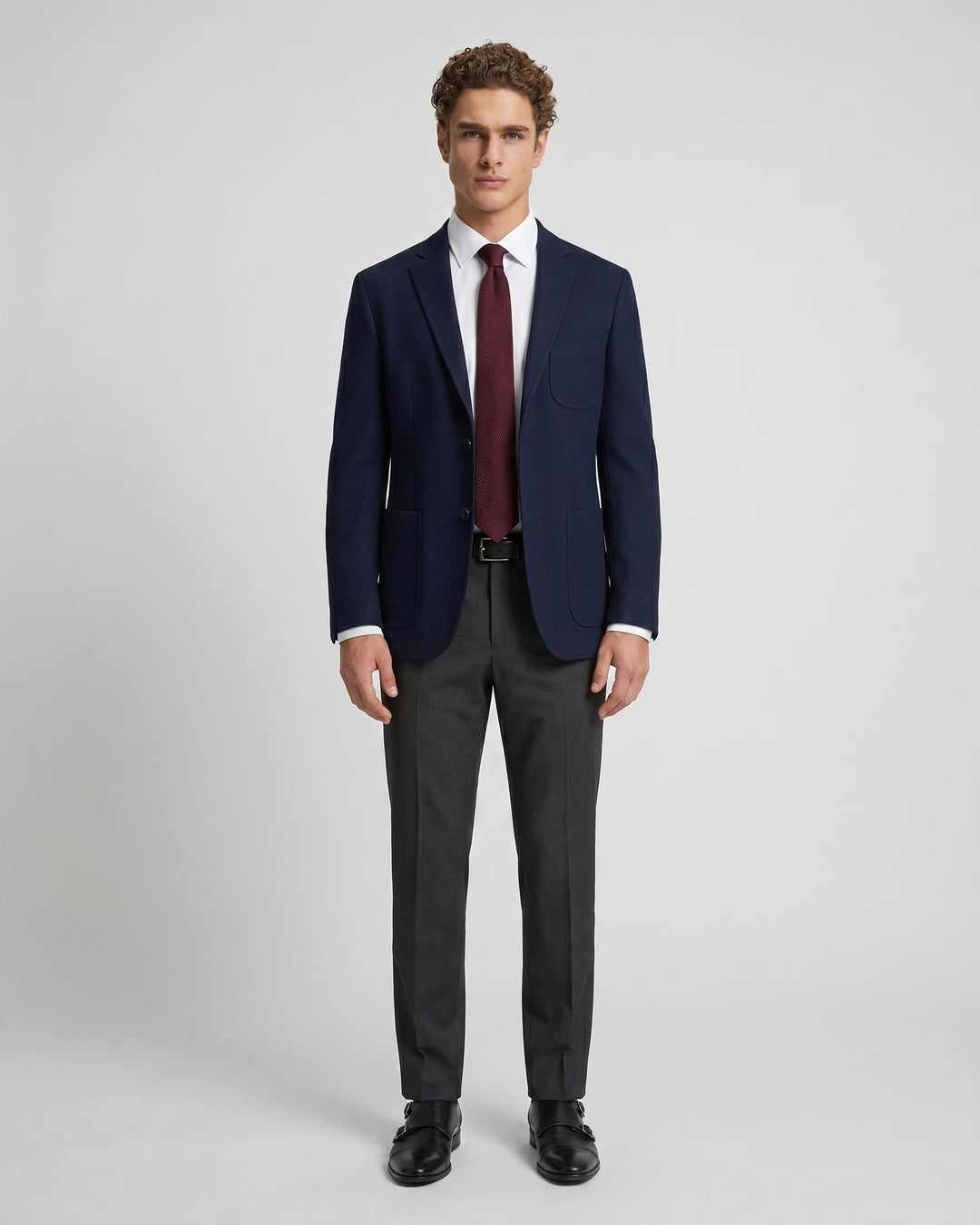 Saco en color Azul Oscuro de Guy Laroche SA00412013 - Azul Oscuro - Modelo cuerpo completo Imagen principal del producto