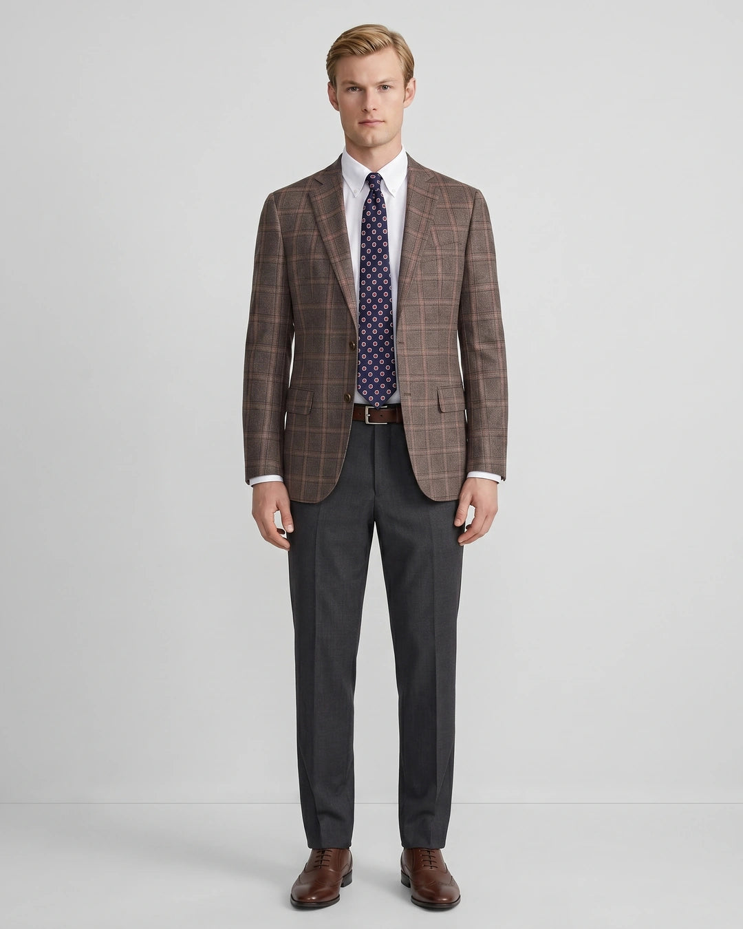 Saco Classic Fit 100% Lana Brooks Brothers SA00513 - Cafe Medio - Modelo cuerpo completo Imagen principal del producto