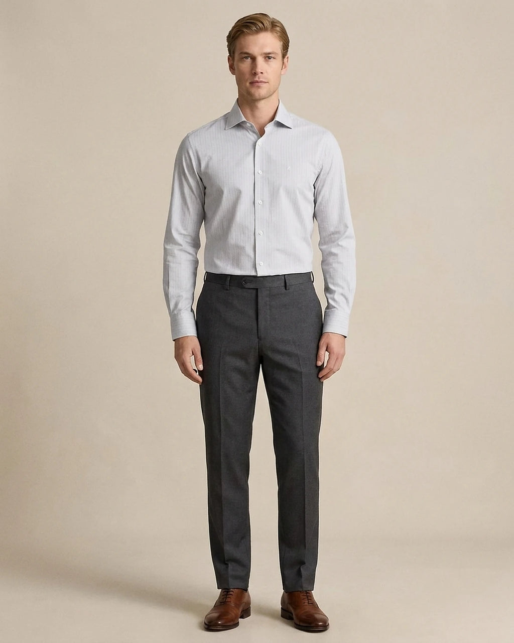 Camisa Formal Classic Fit Austin Reed CC00911 - Gris Claro - Modelo cuerpo completo