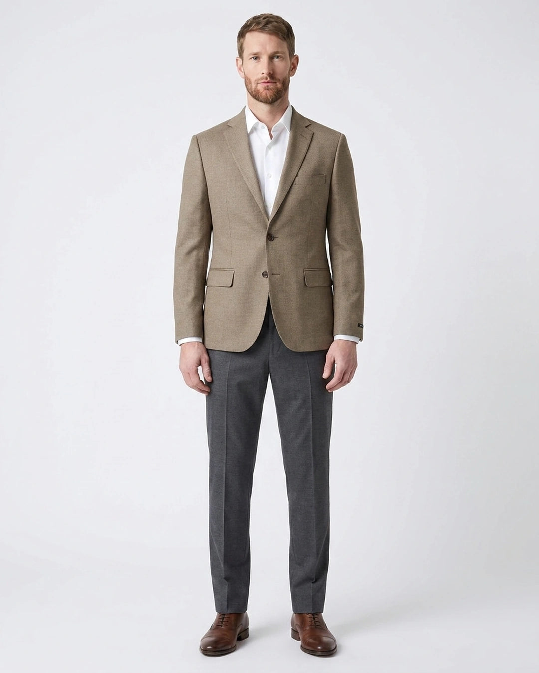 Saco Classic Fit Guy Laroche SA00471 - Habano Claro - Modelo cuerpo completo