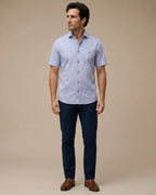 Camisa Sport BeigeClassic Fit Cuello Mao Austin Reed CS00837C - Morado - Modelo cuerpo completo