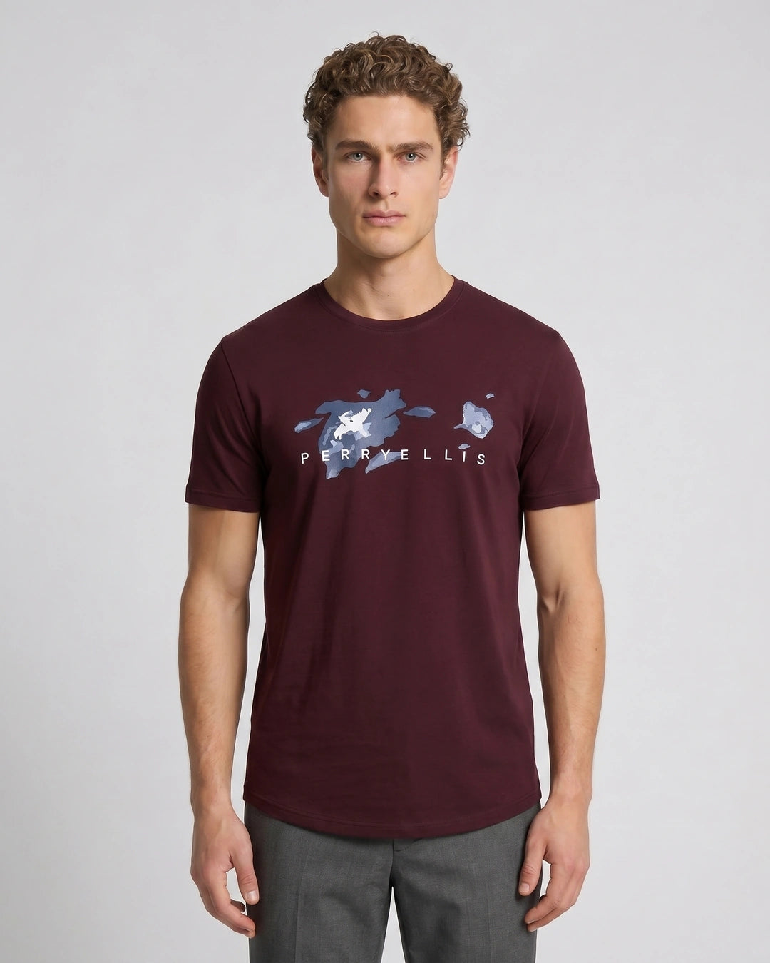 T-Shirt Perry Ellis TS00018 - Vino - Modelo plano americano lookbook