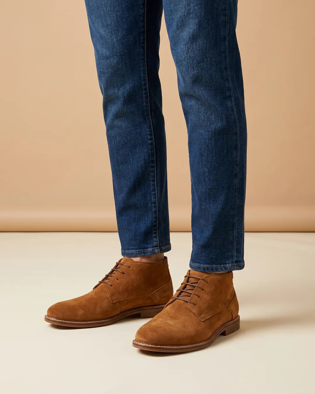 Botas Chukka Casual Austin Reed ZA00111 - Tabaco - Modelo lifestyle on-foot